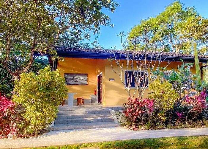 Casa Pluma Aparthotel
